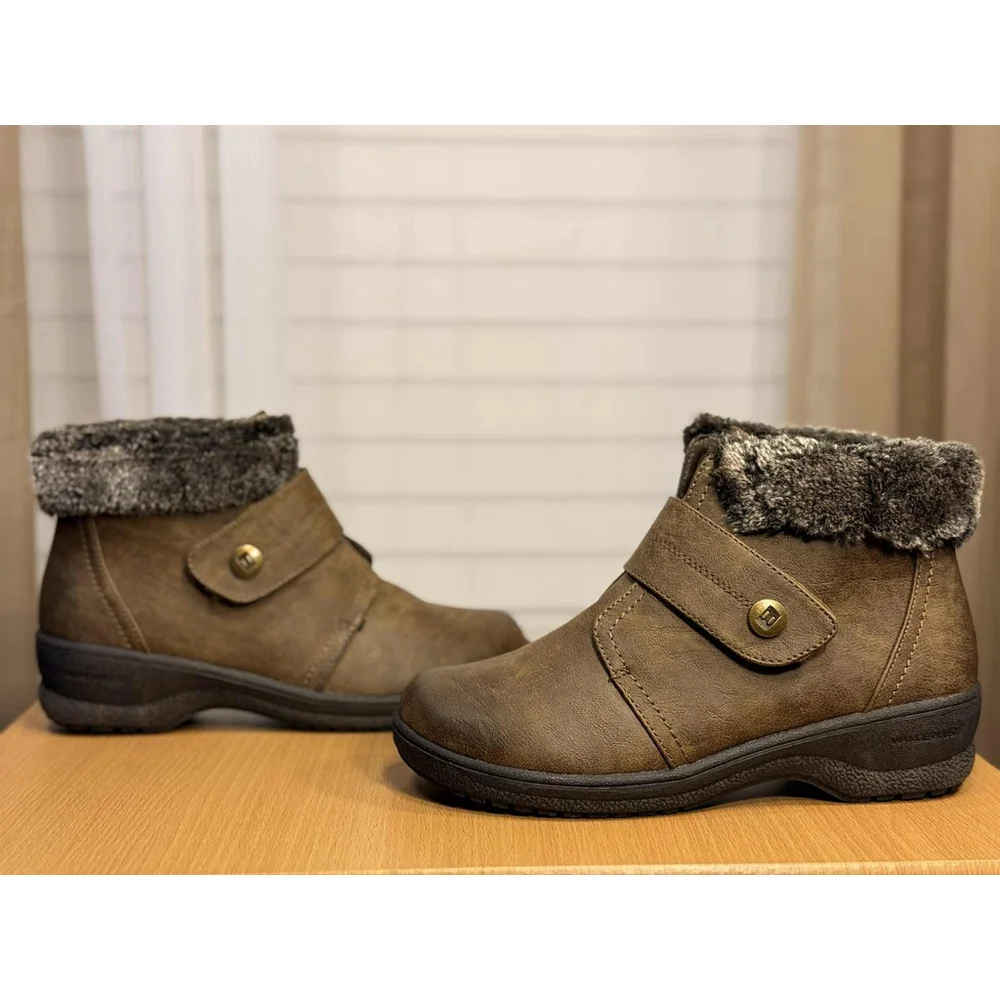 Wanderlust Cozy Faux Leather WATERPROOF Bootie Boots Flat Heel 7 M Tan Brown